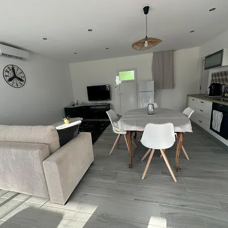 Maison Cosy Avec Piscine Holiday home *